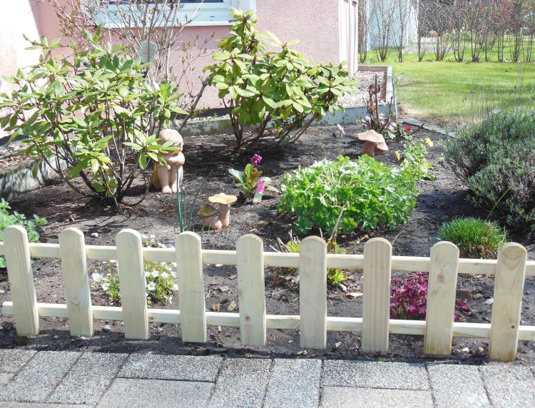 10x Steckzaun 115 x 25/40cm Gartenzaun Holz Zaun Garten Beet Lattenzaun